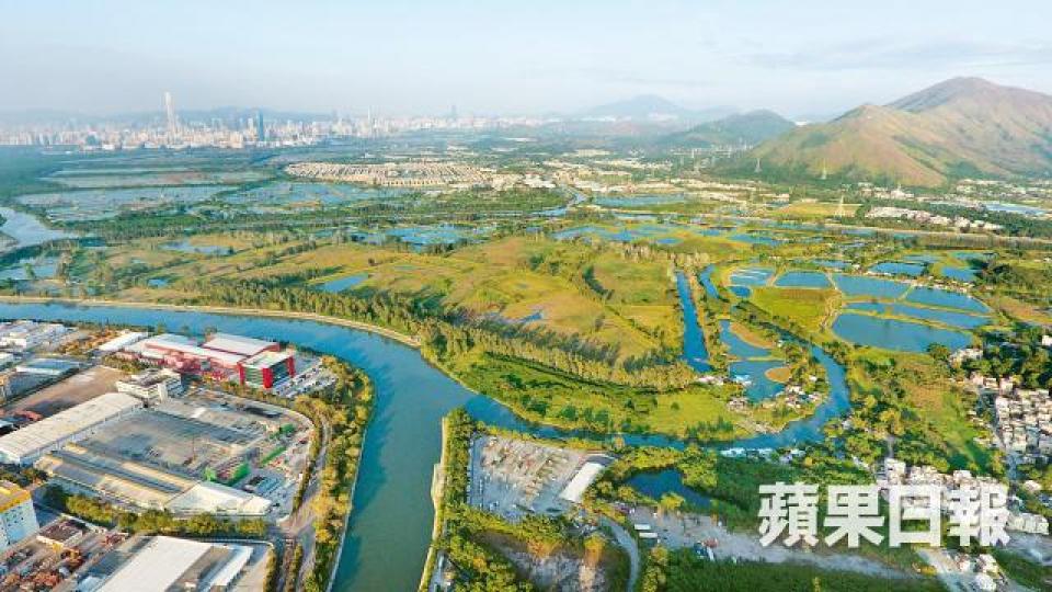 地產商在新界囤積大量農地等待發展;圖為南生圍一帶。資料圖片 地產商在新界囤積大量農地等待發展;圖為南生圍一帶。資料圖片