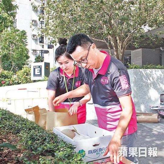 王維基曾與其助理Hazel傳緋聞。港視在14年舉行開台禮,當時聲勢非常浩大。 王維基曾與其助理Hazel傳緋聞。港視在14年舉行開台禮,當時聲勢非常浩大。