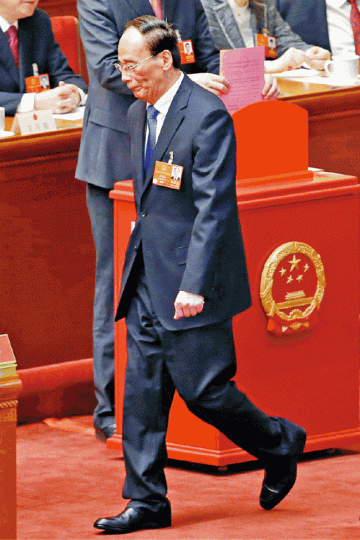 王岐山鄭州裕達國貿大廈讓郭文貴一舉成名。 王岐山鄭州裕達國貿大廈讓郭文貴一舉成名。