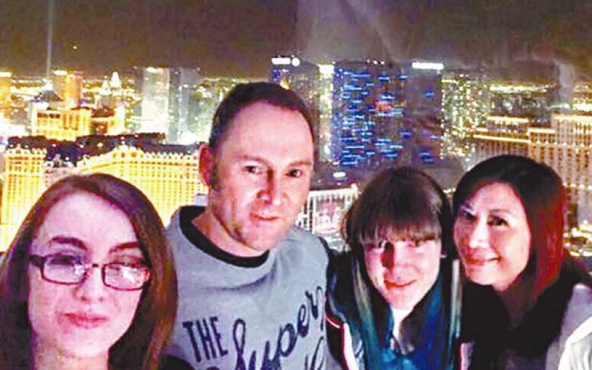 楊寶玲(右)、Gav(左二) 楊寶玲(右)、Gav(左二)