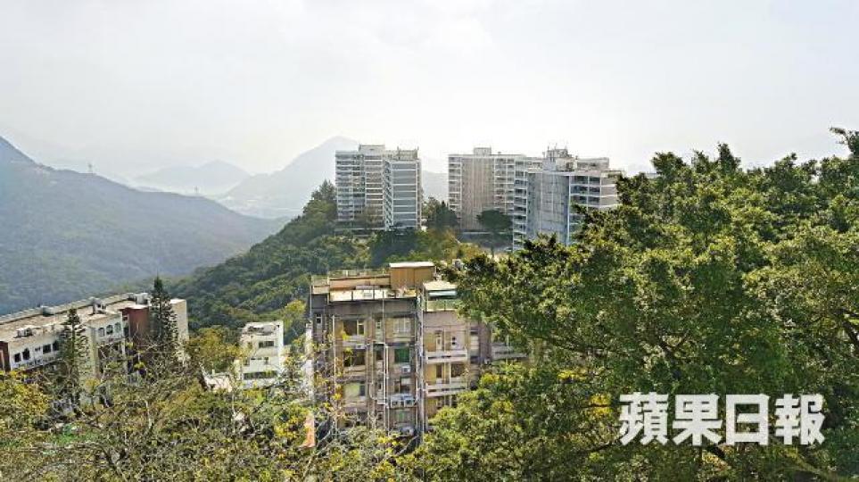 山頂文輝道豪宅地王估值高達485億,但前日宣告流標。資料圖片林鄭月娥昨稱流標地王底價非常「貼市」。 山頂文輝道豪宅地王估值高達485億,但前日宣告流標。資料圖片林鄭月娥昨稱流標地王底價非常「貼市」。