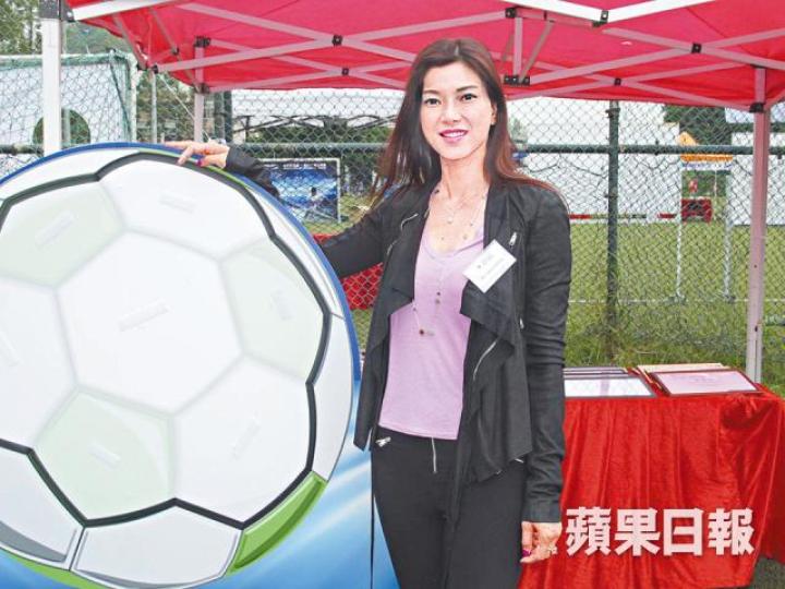 梁芷珊稱女兒現時仍未決定選修甚麽科目。 梁芷珊稱女兒現時仍未決定選修甚麽科目。