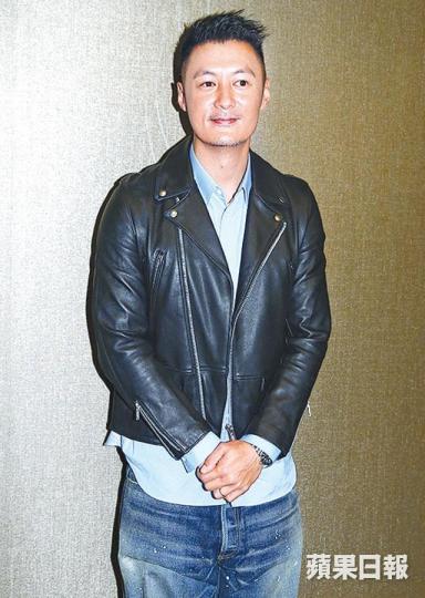 余文樂自言幫囝囝換片唔叻,但會負責洗澡和玩。 余文樂自言幫囝囝換片唔叻,但會負責洗澡和玩。