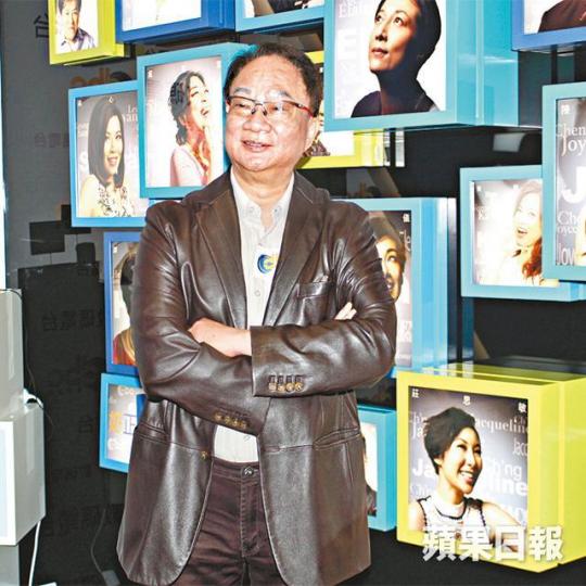 徐小明指岳華由電影到電視年代,都堅持親身拍動作場面。資料圖片《大地恩情》打破無綫慣性收視,岳華居功不少。 徐小明指岳華由電影到電視年代,都堅持親身拍動作場面。資料圖片《大地恩情》打破無綫慣性收視,岳華居功不少。