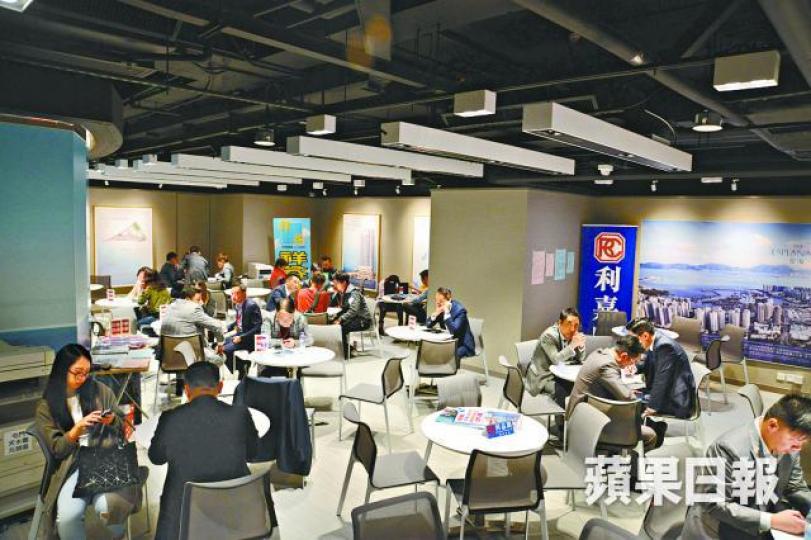 屯門弦海累收逾400票,超額約1.3倍。 屯門弦海累收逾400票,超額約1.3倍。
