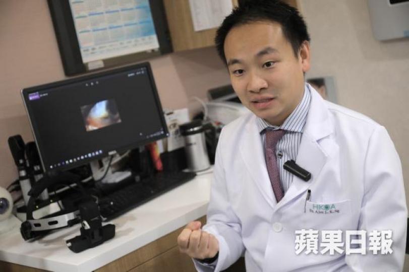 駿騏慢慢運用「靜觀覺察」技巧,體諒並從而嘗試接納自己當時的緊張。
駿騏慢慢運用「靜觀覺察」技巧,體諒並從而嘗試接納自己當時的緊張。