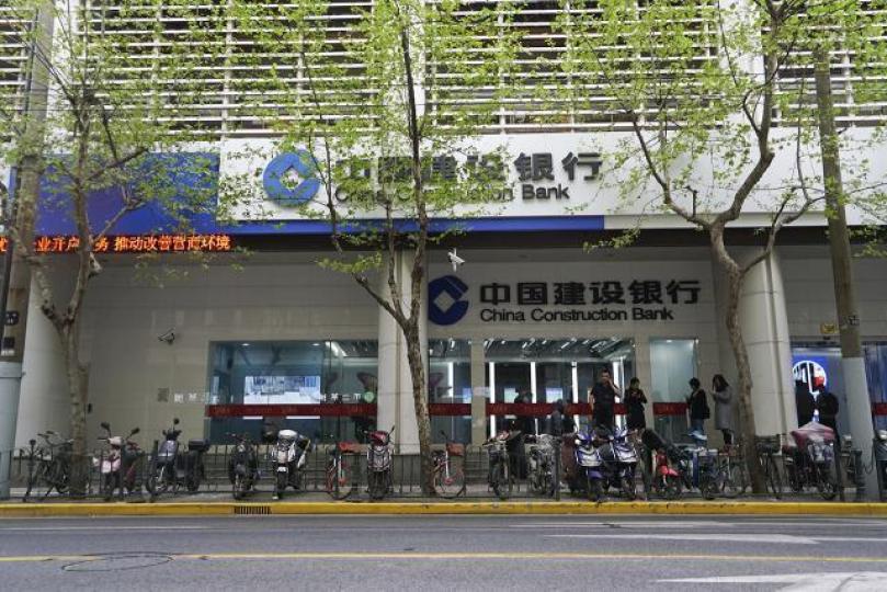 建行股價昨升2.4%。 建行股價昨升2.4%。