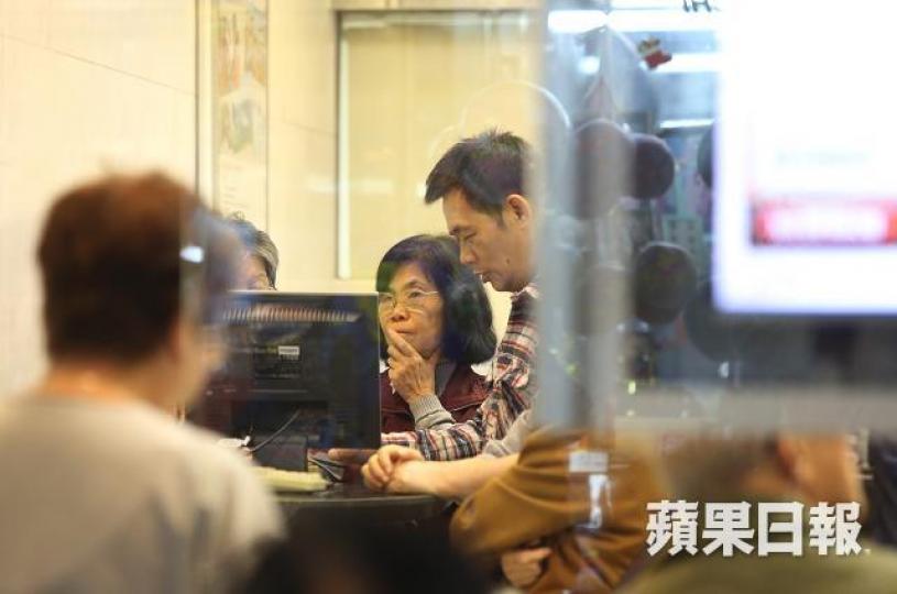 臨近月尾,連串狙擊交易刺激個別股份逆流而上,為今個「股災月」帶來一絲驚喜。 資料圖片 臨近月尾,連串狙擊交易刺激個別股份逆流而上,為今個「股災月」帶來一絲驚喜。 資料圖片