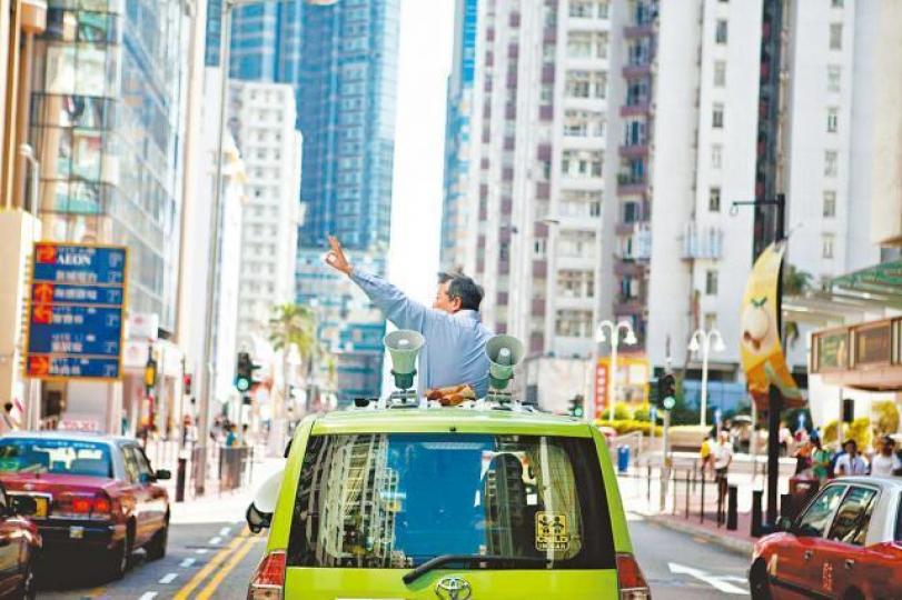 較年長民協區議員的Facebook,幾乎全都沒有轉載有關宣傳李卓人參加補選的資料。 較年長民協區議員的Facebook,幾乎全都沒有轉載有關宣傳李卓人參加補選的資料。