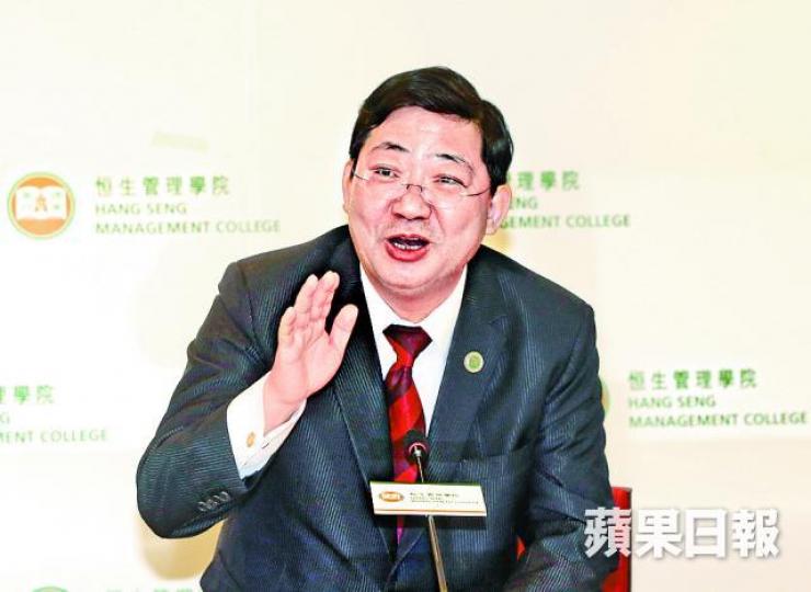 校長何順文 校長何順文
