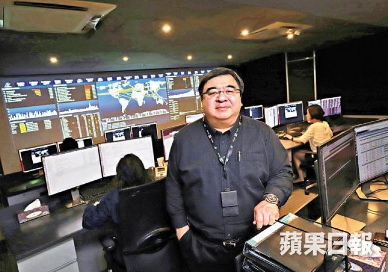 網絡保安專家Michael Gazeley指近日收到逾10名國泰乘客稱信用卡被盜用。譚德潤攝 網絡保安專家Michael Gazeley指近日收到逾10名國泰乘客稱信用卡被盜用。譚德潤攝