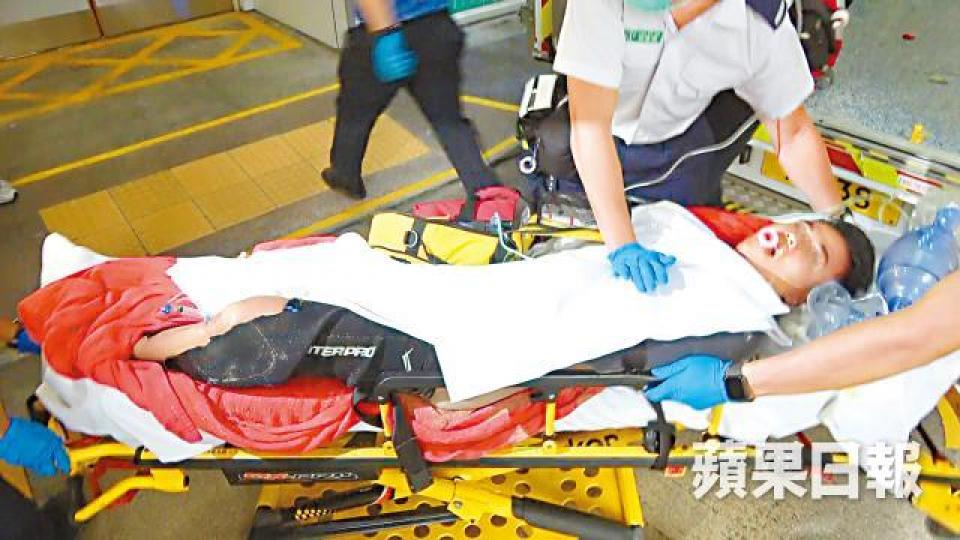 鍾男前日遇溺身亡,其父指未為意兒子已簽器官捐贈卡。鍾父 鍾男前日遇溺身亡,其父指未為意兒子已簽器官捐贈卡。鍾父