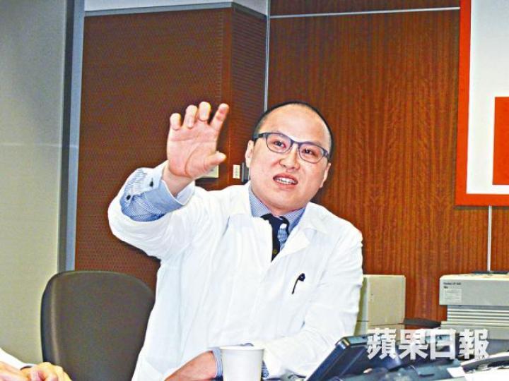 曾祈殷醫生稱,本港幼兒到一歲才接種首針疫苗,不建議嬰幼兒前往麻疹高發地區。 曾祈殷醫生稱,本港幼兒到一歲才接種首針疫苗,不建議嬰幼兒前往麻疹高發地區。