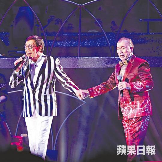 Joe Junior邀修哥(左)做演唱會嘉賓,二人在台上暢談去旅行的點滴。 Joe Junior邀修哥(左)做演唱會嘉賓,二人在台上暢談去旅行的點滴。