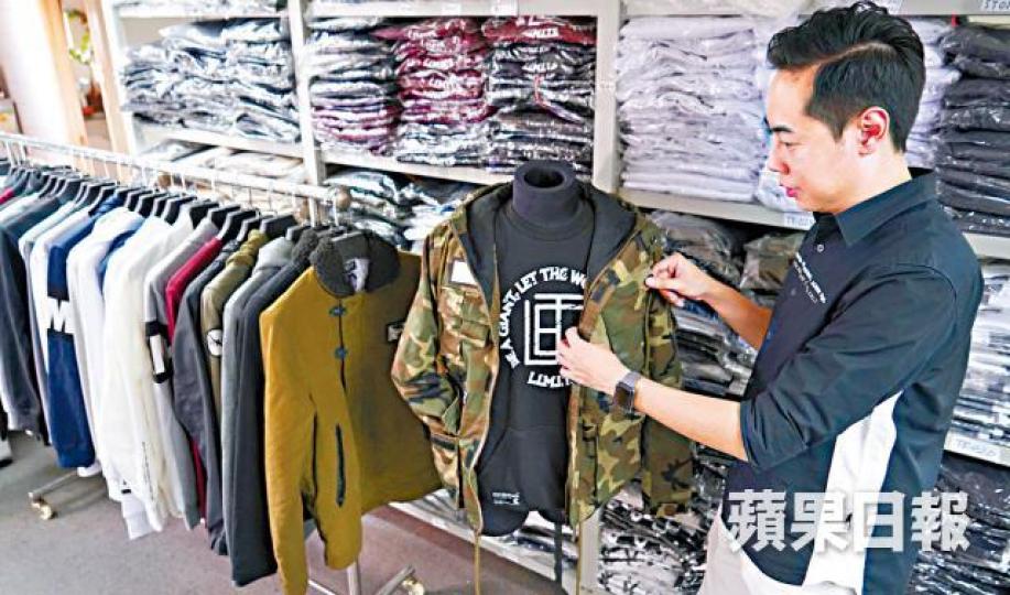 Calvin指男人買衫意欲不可輕視,消費力甚至較女人更強。 Calvin指男人買衫意欲不可輕視,消費力甚至較女人更強。