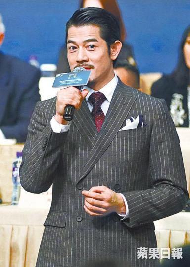 城城想做導演拍自己想講嘅故事。洗米華(左)同城城有講有笑。 城城想做導演拍自己想講嘅故事。洗米華(左)同城城有講有笑。