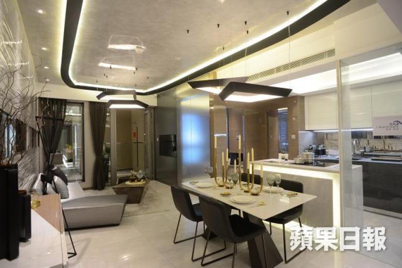 逸璟．龍灣昨開放示範單位。