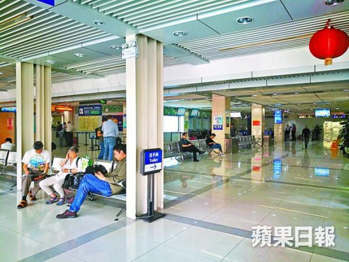 港珠澳橋開通後，珠海九洲港碼頭人流銳減，頗為冷清。林 熊攝