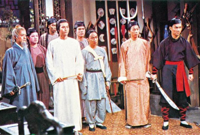 無綫在76年跟隨佳視改編金庸作品,首部就是《書劍恩仇錄》。劇照米雪與白彪主演的《射鵰英雄傳》為首部改編金庸作品的電視劇。劇照羅文(左)與鄭少秋曾爭唱《書劍恩仇錄》主題曲。電視圖片 無綫在76年跟隨佳視改編金庸作品,首部就是《書劍恩仇錄》。劇照米雪與白彪主演的《射鵰英雄傳》為首部改編金庸作品的電視劇。劇照羅文(左)與鄭少秋曾爭唱《書劍恩仇錄》主題曲。電視圖片