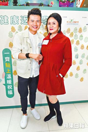 林建明昨日和釗峰出席活動時,未有多談藍潔瑛火化事宜。藍潔瑛 林建明昨日和釗峰出席活動時,未有多談藍潔瑛火化事宜。藍潔瑛