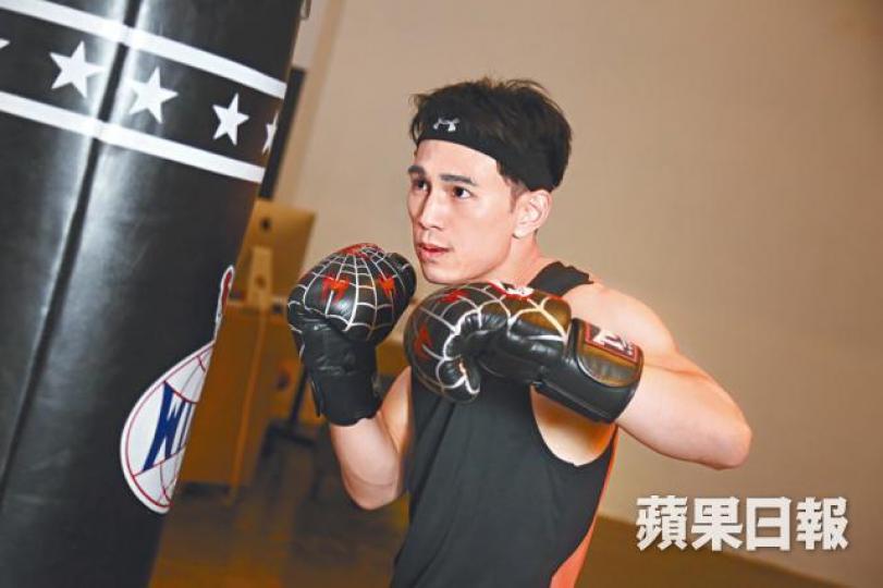 王梓軒自言愛做gym打拳,因此練就一雙麒麟臂。王梓軒雖在劇集中扮見習大狀,但他表示從來沒想過要做律師。王梓軒6歲起學拉小提琴,16年參加內地節目《中國好歌曲》第三季殺入四強。資料圖片 王梓軒自言愛做gym打拳,因此練就一雙麒麟臂。王梓軒雖在劇集中扮見習大狀,但他表示從來沒想過要做律師。王梓軒6歲起學拉小提琴,16年參加內地節目《中國好歌曲》第三季殺入四強。資料圖片