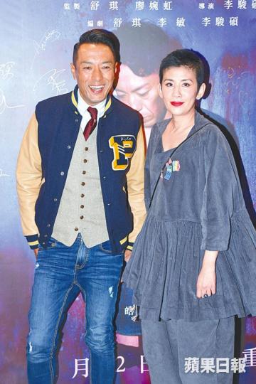 君如讚黑仔勇敢,肯接拍誇性別角色。 君如讚黑仔勇敢,肯接拍誇性別角色。