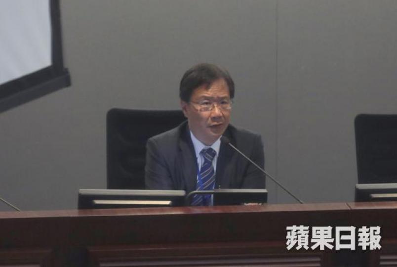 公民黨議員郭家麒質疑87億電費紓緩計劃,是以公帑補貼兩電。 公民黨議員郭家麒質疑87億電費紓緩計劃,是以公帑補貼兩電。