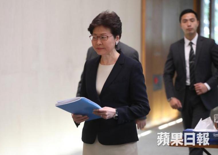 「北京呢頭想為貿易戰救火,你林鄭就喺香港撥火,大有叫美國夠膽就制裁香港之勢,怕且北京多得佢唔少」。 「北京呢頭想為貿易戰救火,你林鄭就喺香港撥火,大有叫美國夠膽就制裁香港之勢,怕且北京多得佢唔少」。