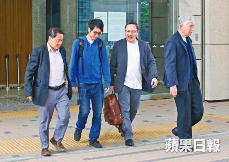 左起︰被告李永達、鍾耀華、戴耀廷、朱耀明昨到庭應訊。李潤芳攝
左起︰被告李永達、鍾耀華、戴耀廷、朱耀明昨到庭應訊。李潤芳攝