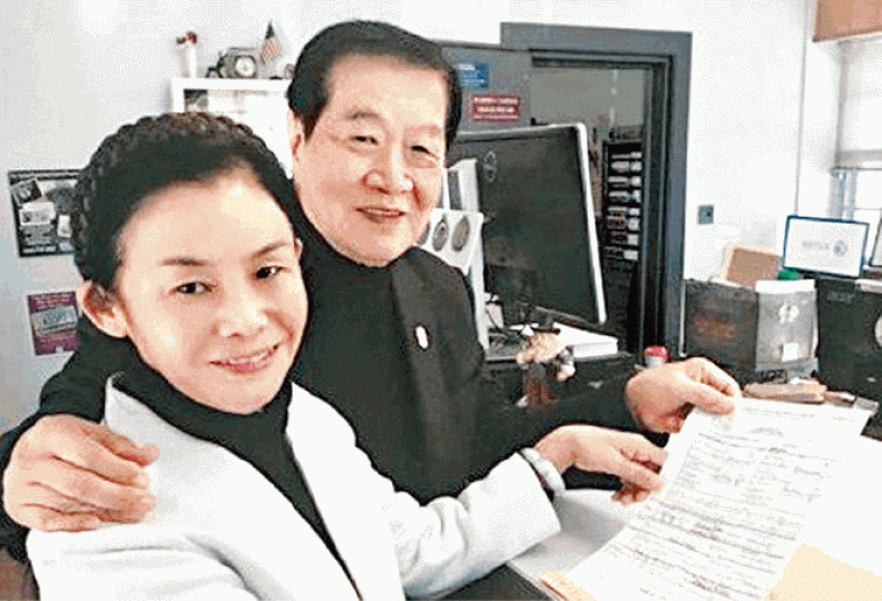 李昌鈺（右）將於下周六迎娶62歲的揚州企業家蔣霞萍。
