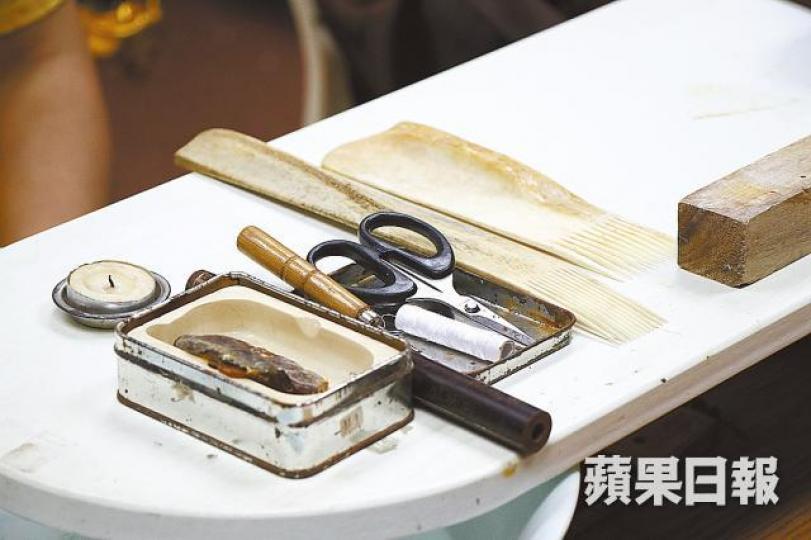 製作胎毛筆的工具。