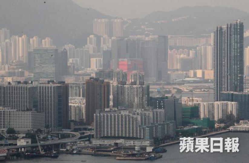 香港銀行體系在面對金融風暴再次來襲時,抵禦能力可能沒有想像中強,讓樓價繼續一飛沖天是死路一條。 資料圖片 香港銀行體系在面對金融風暴再次來襲時,抵禦能力可能沒有想像中強,讓樓價繼續一飛沖天是死路一條。 資料圖片
