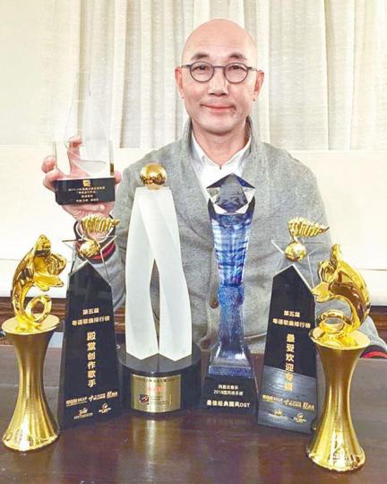 盧冠廷在短短一個月內先後獲得七個獎項。 盧冠廷在短短一個月內先後獲得七個獎項。