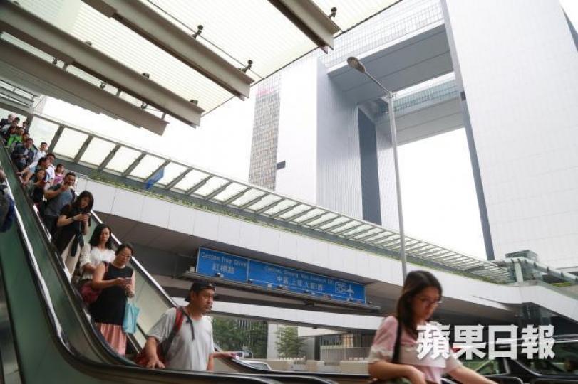 政府規定中層公務員達總薪級表第34點,需於6年內參加國家事務研習課程。資料圖片 政府規定中層公務員達總薪級表第34點,需於6年內參加國家事務研習課程。資料圖片
