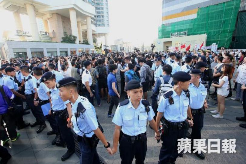 審計報告斥警務處未有採用「先入先出」方式管理庫存,有需要改善。 審計報告斥警務處未有採用「先入先出」方式管理庫存,有需要改善。