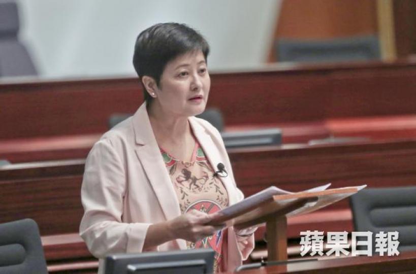 黃碧雲要求政府交代在港成立的中共黨支部須否根據《社團條例》申請註冊或豁免註冊等,陳帥夫拒正面評論。
黃碧雲要求政府交代在港成立的中共黨支部須否根據《社團條例》申請註冊或豁免註冊等,陳帥夫拒正面評論。