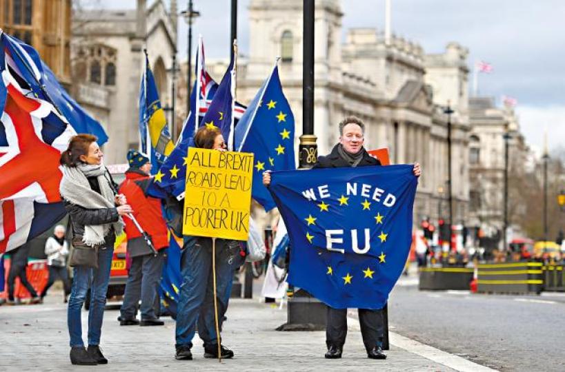 英國撐留歐示威者一直不放棄力挽狂瀾。 英國撐留歐示威者一直不放棄力挽狂瀾。