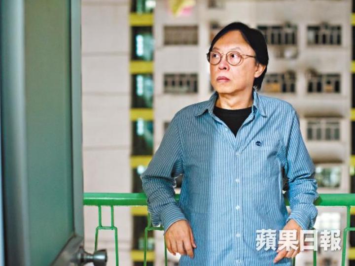 舒琪慨嘆世界趨保守,性別的曖昧在港產片中買少見少。一直關注社會議題的李駿碩,對舒琪、李敏合寫的《翠絲》作了修改,為電影帶來新火花。 舒琪慨嘆世界趨保守,性別的曖昧在港產片中買少見少。一直關注社會議題的李駿碩,對舒琪、李敏合寫的《翠絲》作了修改,為電影帶來新火花。