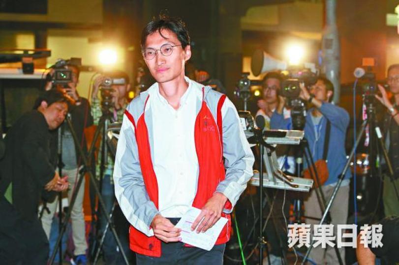 朱凱廸昨晚斥政府操控法律排除異己。王子俊攝 朱凱廸昨晚斥政府操控法律排除異己。王子俊攝
