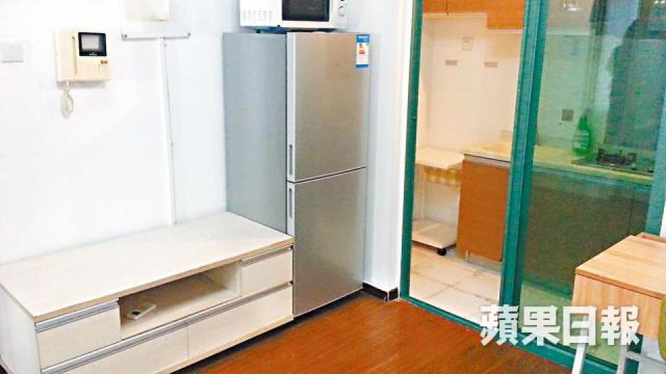 置地逸軒一房單位現減至203萬元人幣放售。羅湖區六星級國際服務公寓置地逸軒被譽為樓王。黃耀興攝 置地逸軒一房單位現減至203萬元人幣放售。羅湖區六星級國際服務公寓置地逸軒被譽為樓王。黃耀興攝