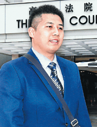 被告容偉業昨到高院應訊。被告梁天琦由囚車押送到庭。