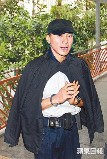 黃子恆昨日開工回應女fans為他懷孕事件時,表示若真有其事,會負責。黃子恆出現時眉頭深鎖,明顯心情受到影響。昨日現場見黃子恆與工作人員有講有笑。涉事女粉絲聲稱在廣州聚會認識黃子恆,之後二人在深圳一間酒店式住宅見面,兩人並發生關係。微博圖片前年裕美背夫林恩浩(右)搭上黃子恆,黃子恆又陷桃色糾紛。資料圖片麥明詩與黃子恆宣傳劇集期間,常公然打情罵俏。 黃子恆昨日開工回應女fans為他懷孕事件時,表示若真有其事,會負責。黃子恆出現時眉頭深鎖,明顯心情受到影響。昨日現場見黃子恆與工作人員有講有笑。涉事女粉絲聲稱在廣州聚會認識黃子恆,之後二人在深圳一間酒店式住宅見面,兩人並發生關係。微博圖片前年裕美背夫林恩浩(右)搭上黃子恆,黃子恆又陷桃色糾紛。資料圖片麥明詩與黃子恆宣傳劇集期間,常公然打情罵俏。