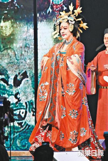 鍾麗緹直認想再生B,已走訪中、台及美國三地做試管嬰兒。 鍾麗緹直認想再生B,已走訪中、台及美國三地做試管嬰兒。