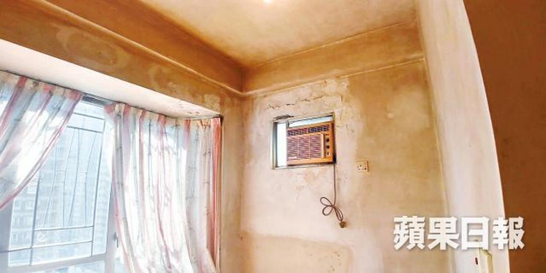 屯門市廣場一個實用327方呎單位,裝修殘舊,最終以428萬元成交。 屯門市廣場一個實用327方呎單位,裝修殘舊,最終以428萬元成交。