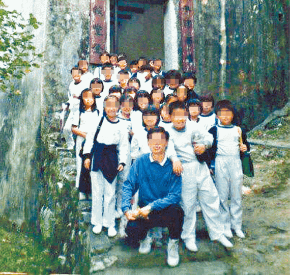 涉性侵案的麥姓教師曾帶領學生旅行參觀。受訪者提供圖片