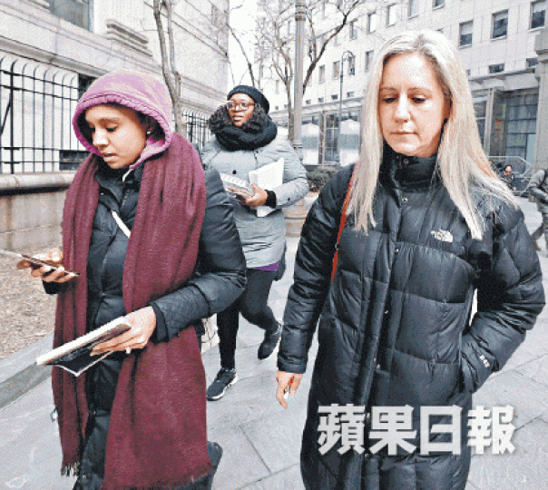 陪審員經歷約4小時商討後達成何志平案裁決後離開法院。王心義攝