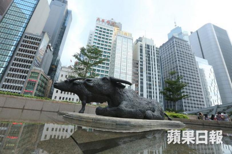 早在10月中,大戶已在期指市場埋下炸彈,準備決戰12月,當時國企期貨的未平倉合約不尋常地龐大。資料圖片 早在10月中,大戶已在期指市場埋下炸彈,準備決戰12月,當時國企期貨的未平倉合約不尋常地龐大。資料圖片