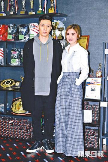 阿Sa表示與祖兒夾10萬元買了一個結婚蛋糕賀好姊妹阿嬌出嫁。阿嬌(中)與「醫界王陽明」賴弘國將於下周四在港擺酒。資料圖片阿Sa大爆泰國演員Mario到香港後,第一時間衝去買玩具。 阿Sa表示與祖兒夾10萬元買了一個結婚蛋糕賀好姊妹阿嬌出嫁。阿嬌(中)與「醫界王陽明」賴弘國將於下周四在港擺酒。資料圖片阿Sa大爆泰國演員Mario到香港後,第一時間衝去買玩具。