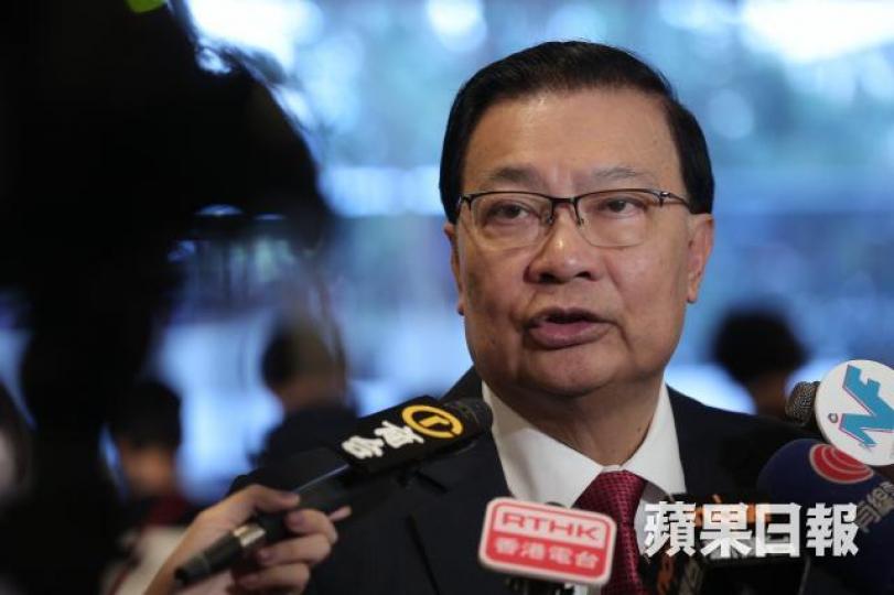 譚耀宗指,新稅制下港人只要在五年寬限期屆滿前,離開內地超過30天,可再獲五年的寬限期,境外收入毋須納稅。 譚耀宗指,新稅制下港人只要在五年寬限期屆滿前,離開內地超過30天,可再獲五年的寬限期,境外收入毋須納稅。