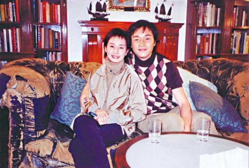 (右起)毛舜筠70年代與賈思樂和張國榮合作拍電影《屋簷下:十五十六》。 (右起)毛舜筠70年代與賈思樂和張國榮合作拍電影《屋簷下:十五十六》。